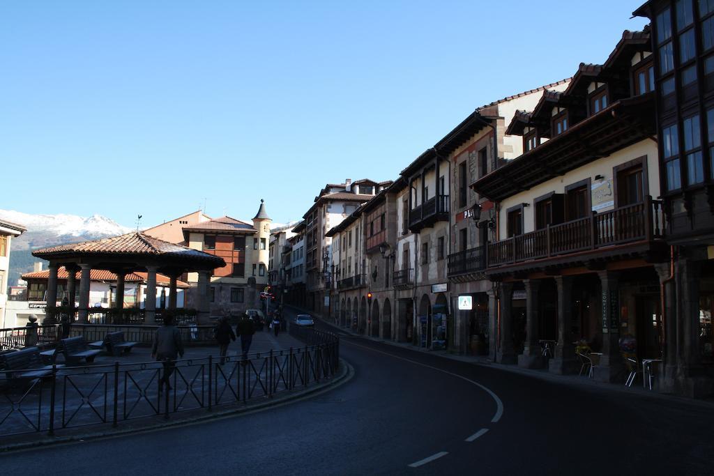 Hosteria La Antigua Potes Exterior photo